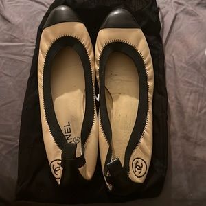 Chanel cambon stretch ballet flats- mismated!